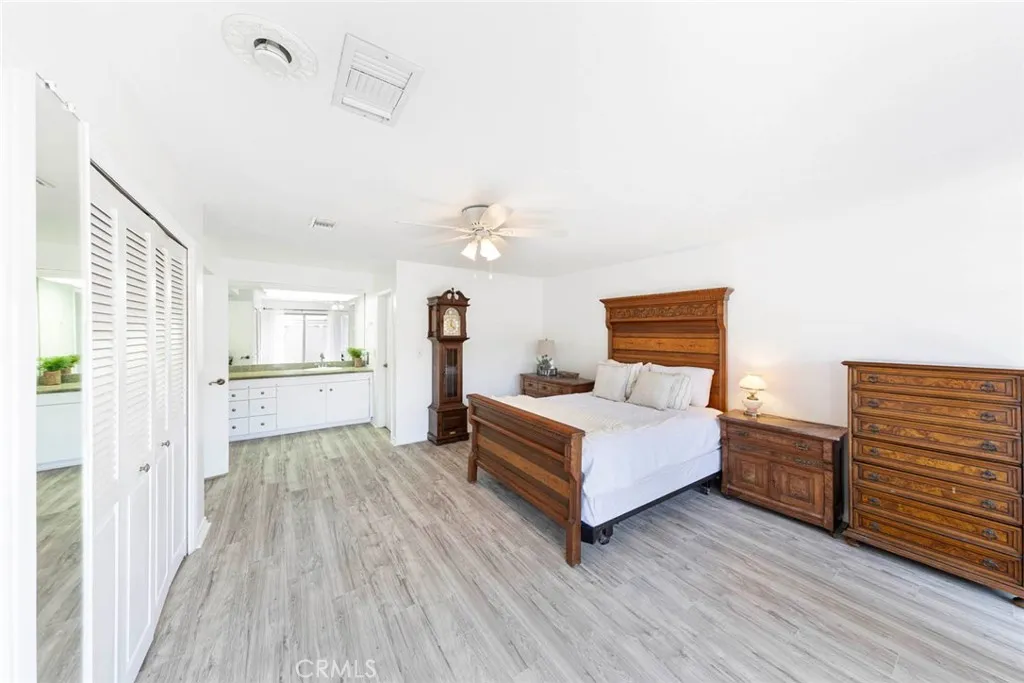 1830 E 19th Street 3, Santa Ana, California 92705 home-pic-3