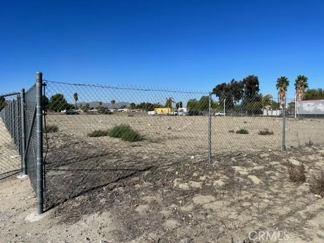 Fully fenced.