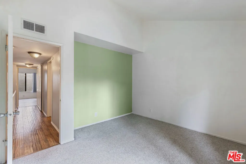 15215 Magnolia Boulevard 131, Sherman Oaks, California 91403 home-pic-22