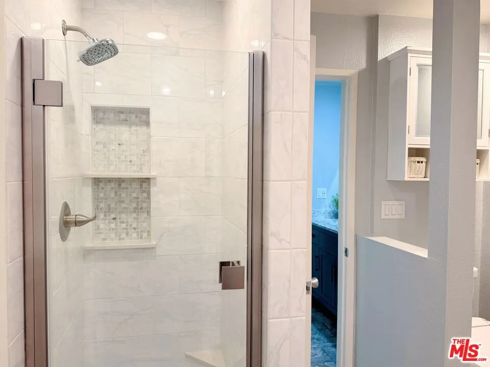 15215 Magnolia Boulevard 131, Sherman Oaks, California 91403 home-pic-18