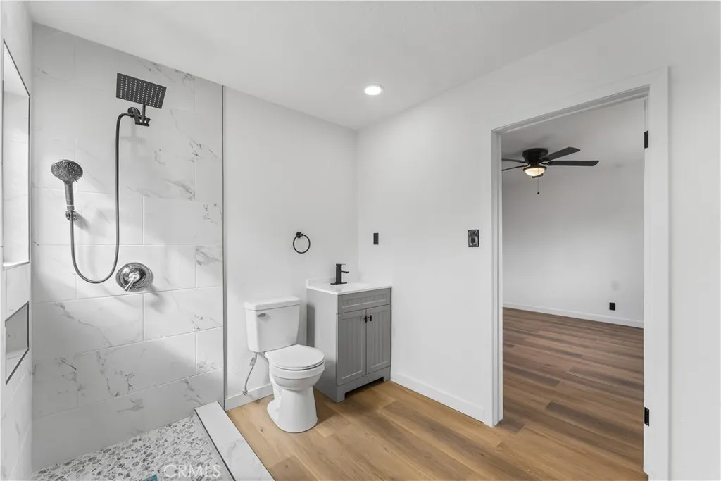 42524 42nd W, Quartz Hill, California 93536 home-pic-27