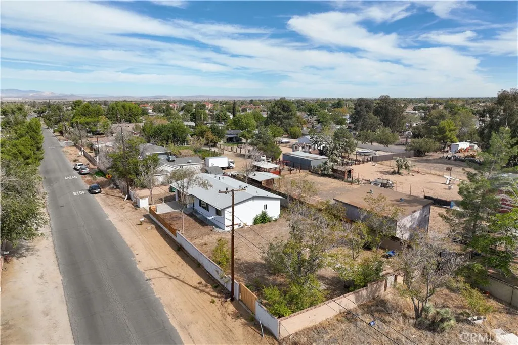 42524 42nd W, Quartz Hill, California 93536 home-pic-3