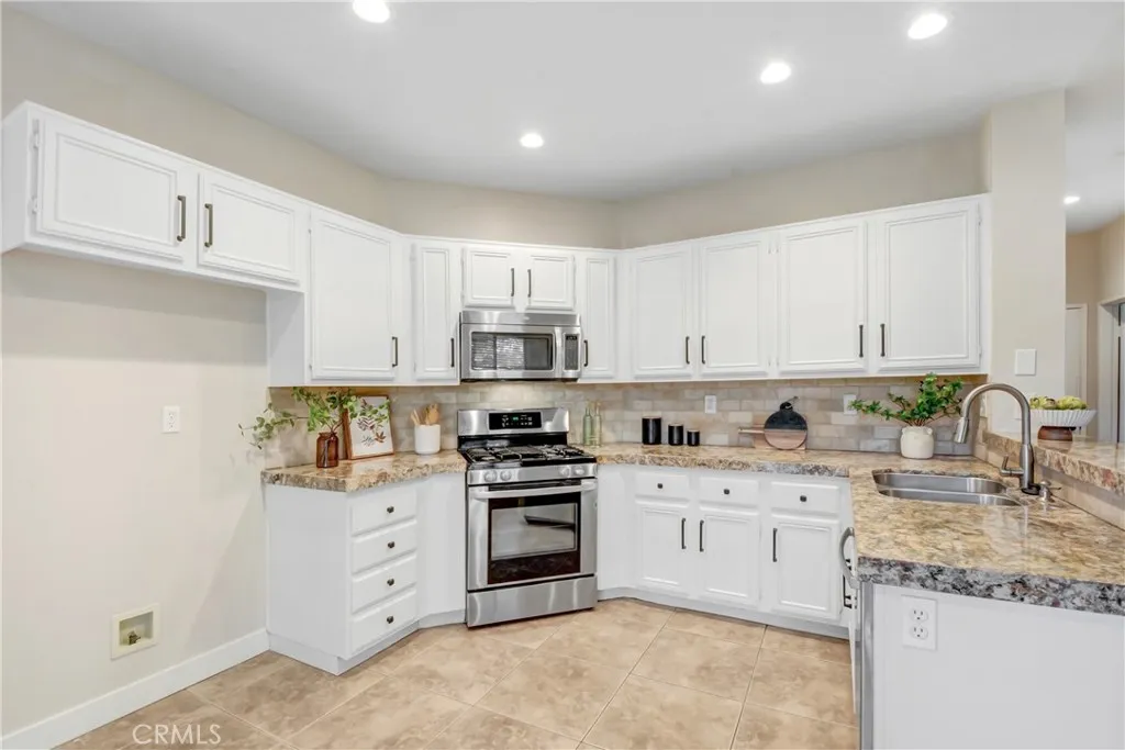 6988 Edinburgh, Rancho Cucamonga, California 91739 home-pic-11