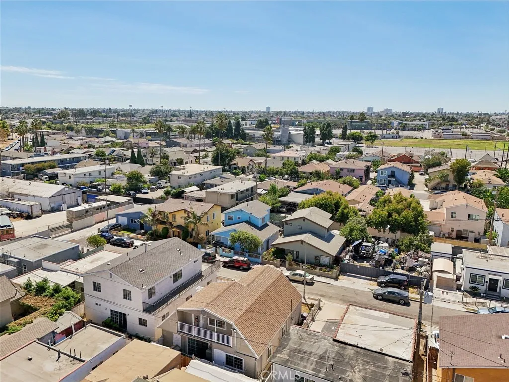 1211 E Leigh Court, Long Beach, California 90806 home-pic-40
