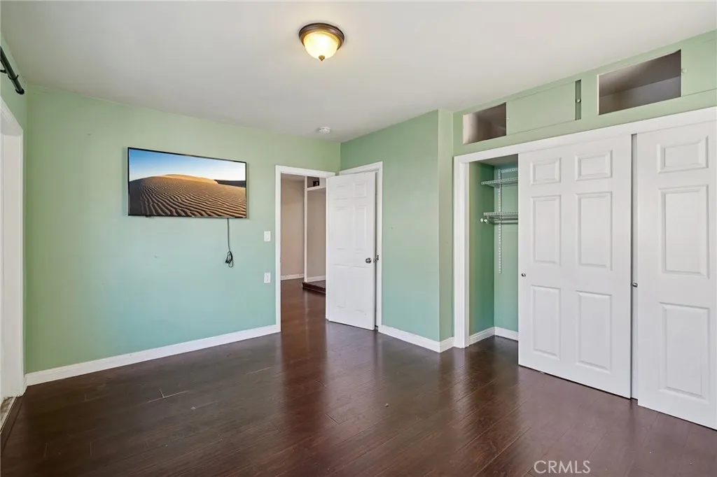 1211 E Leigh Court, Long Beach, California 90806 home-pic-20