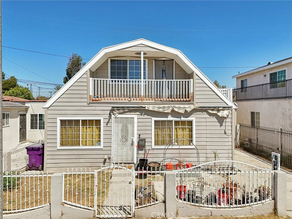 1211 E Leigh Court, Long Beach, California 90806 home-pic-30