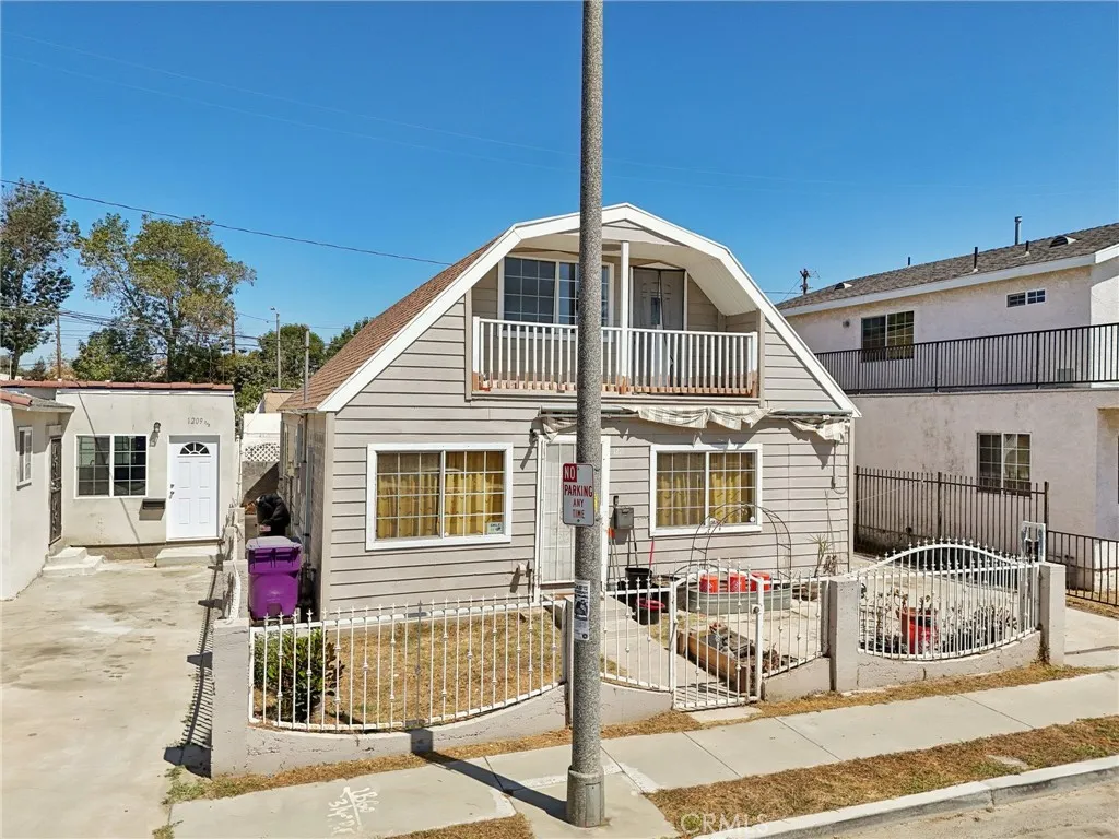 1211 E Leigh Court, Long Beach, California 90806 home-pic-31