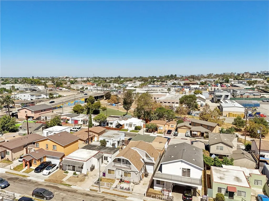 1211 E Leigh Court, Long Beach, California 90806 home-pic-33