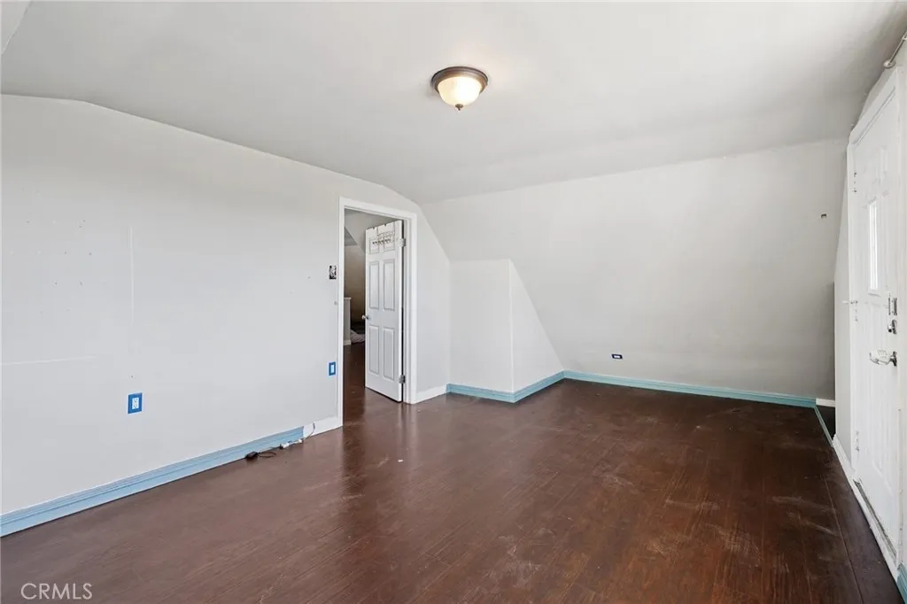 1211 E Leigh Court, Long Beach, California 90806 home-pic-27