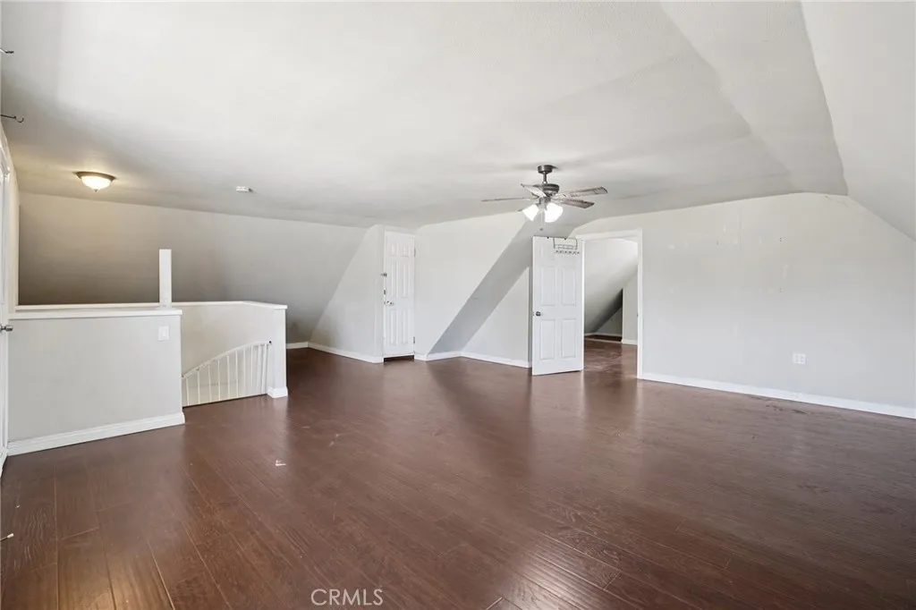 1211 E Leigh Court, Long Beach, California 90806 home-pic-22