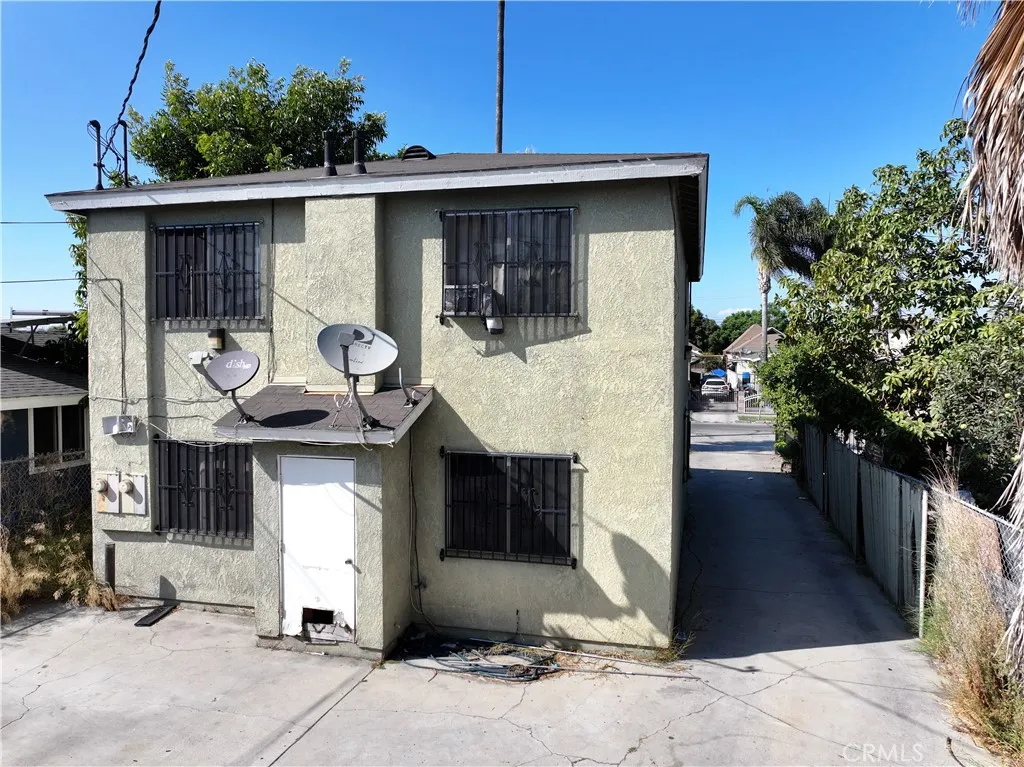 146 83rd Street, Los Angeles, California 90003 home-pic-1