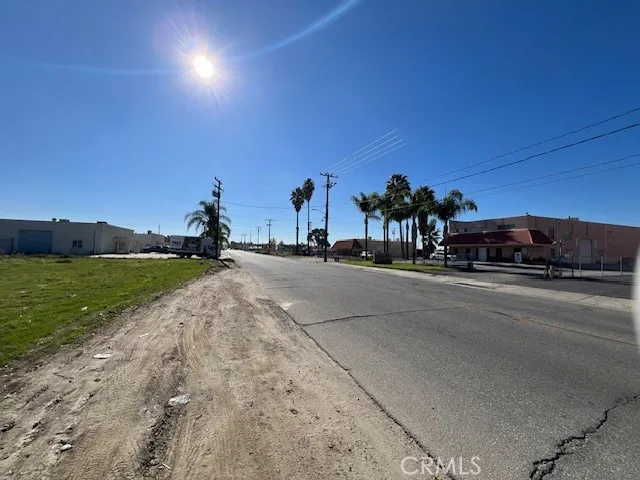 southbound of Santa Fe Ave.