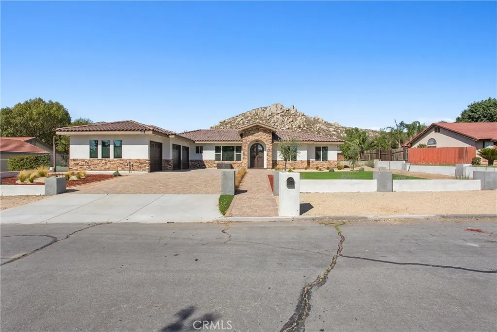 28200 War Admiral St, Moreno Valley, California 92555 home-pic-1