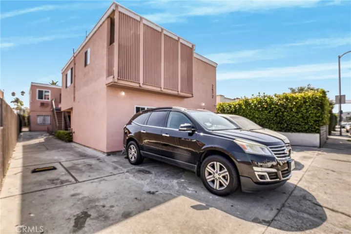 2672 Redondo Blvd, Los Angeles, California 90016