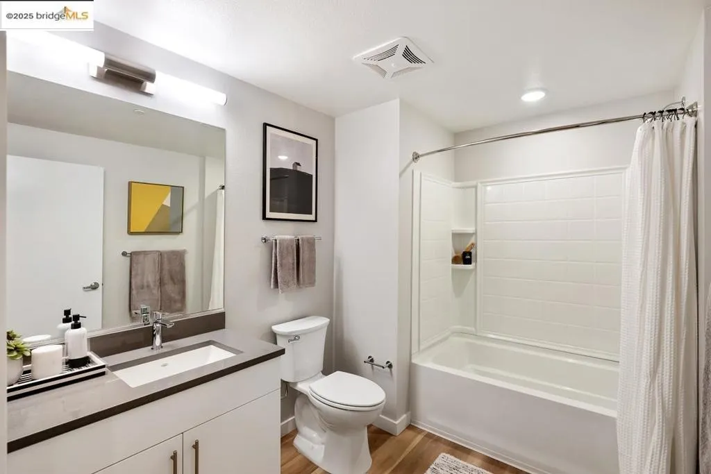 260 Brooklyn Basin Way 540, Oakland, California 94606 home-pic-19