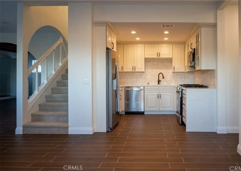 1245 Phillips Street, Vista, California 92083 home-pic-10