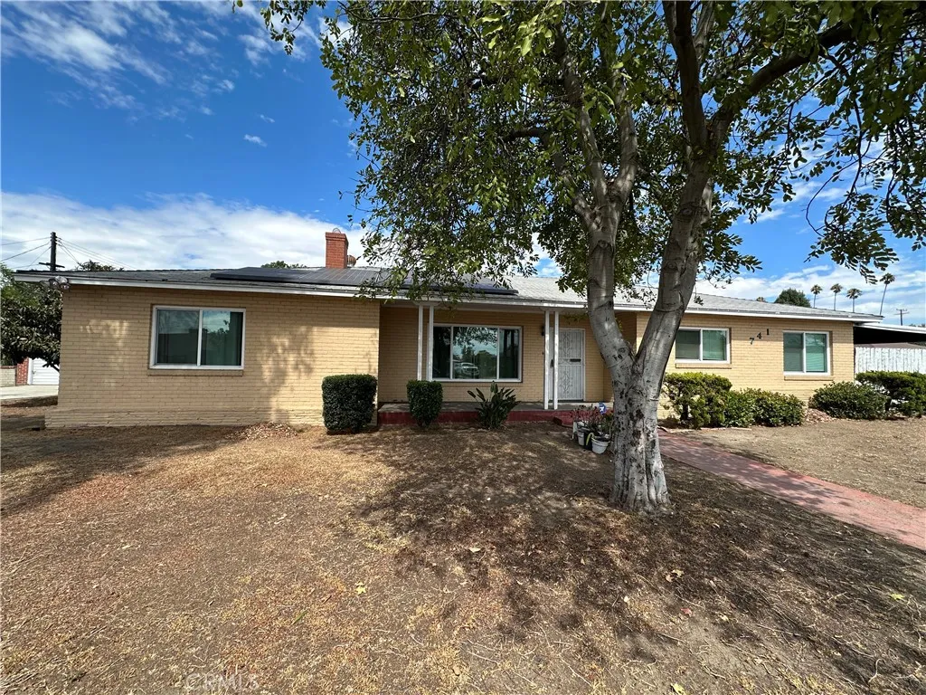 741 E Mckinley Avenue, Pomona, California 91767 home-pic-2