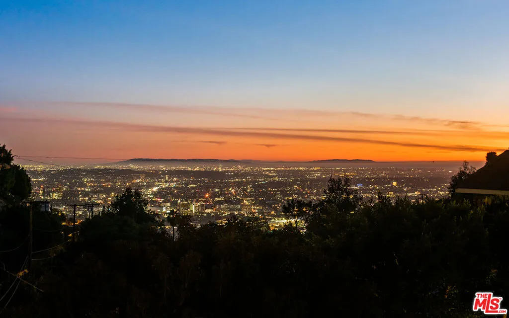 1790 Viewmont Drive, Los Angeles, California 90069 home-pic-32