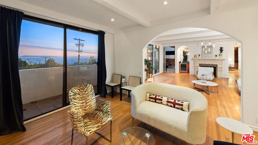 1790 Viewmont Drive, Los Angeles, California 90069 home-pic-27