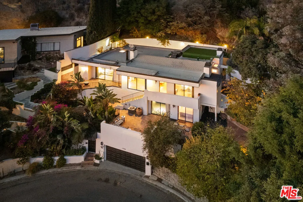 1790 Viewmont Drive, Los Angeles, California 90069 home-pic-0