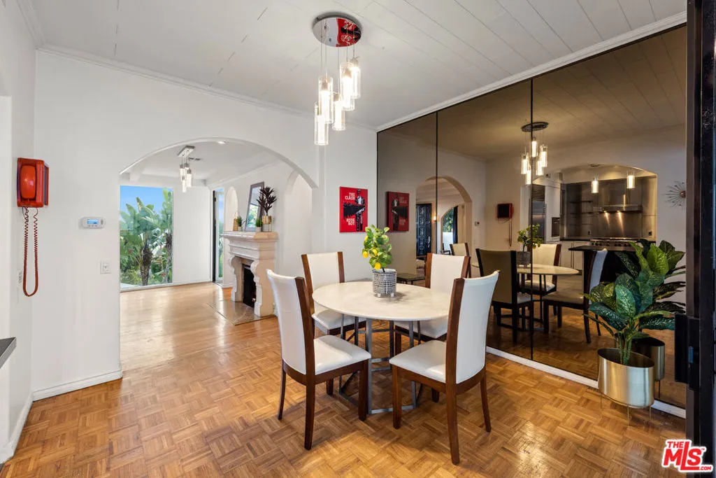 1790 Viewmont Drive, Los Angeles, California 90069 home-pic-10