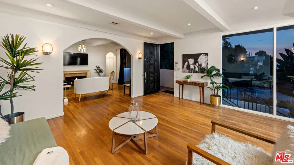 1790 Viewmont Drive, Los Angeles, California 90069 home-pic-6