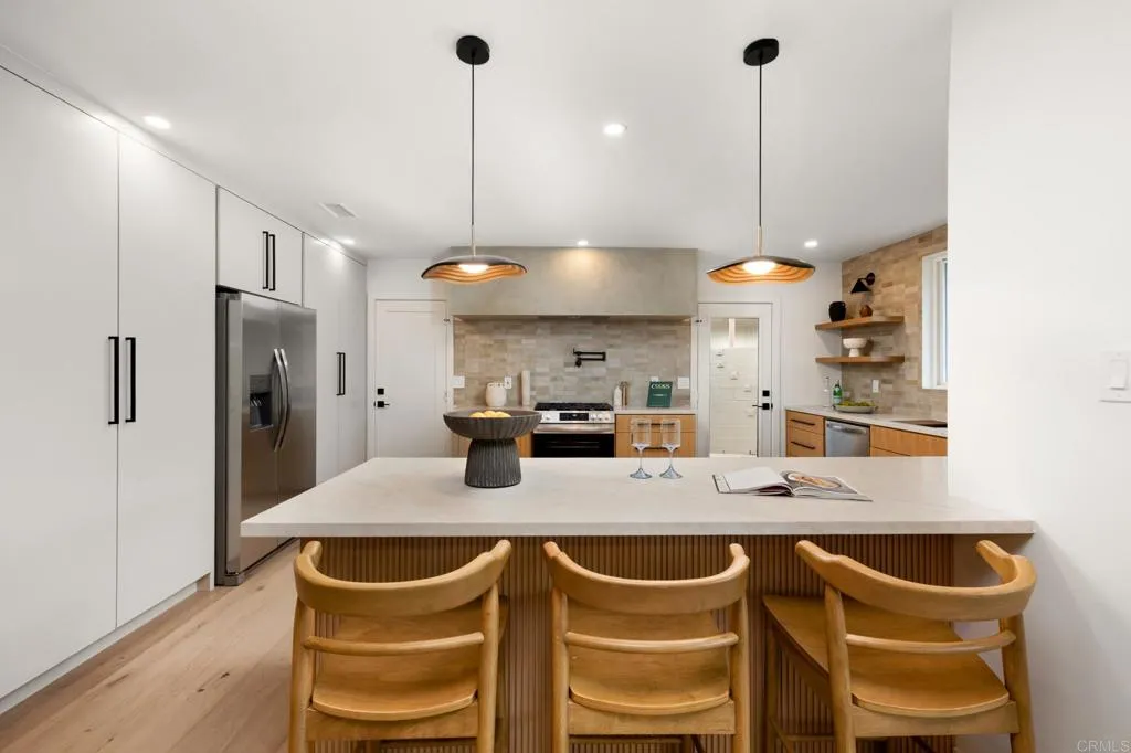 4252 Don Jose Dr, Los Angeles, California 90008 home-pic-10