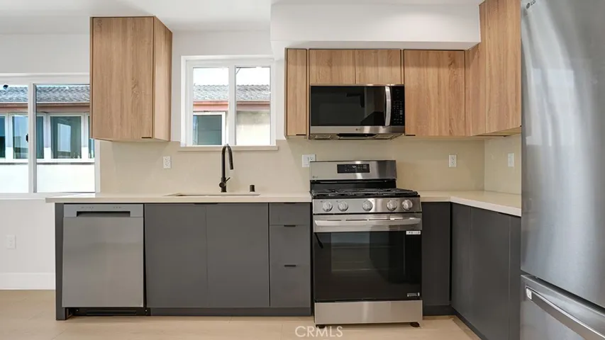 1215 N. Kingsley Drive N 1215 1/2, Los Angeles, California 90029