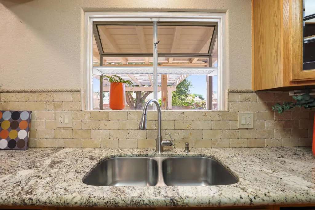 9391 Brookline Avenue, Desert Hot Springs, California 92240 home-pic-16