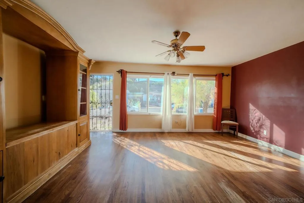 , San Diego, California 92139 home-pic-7