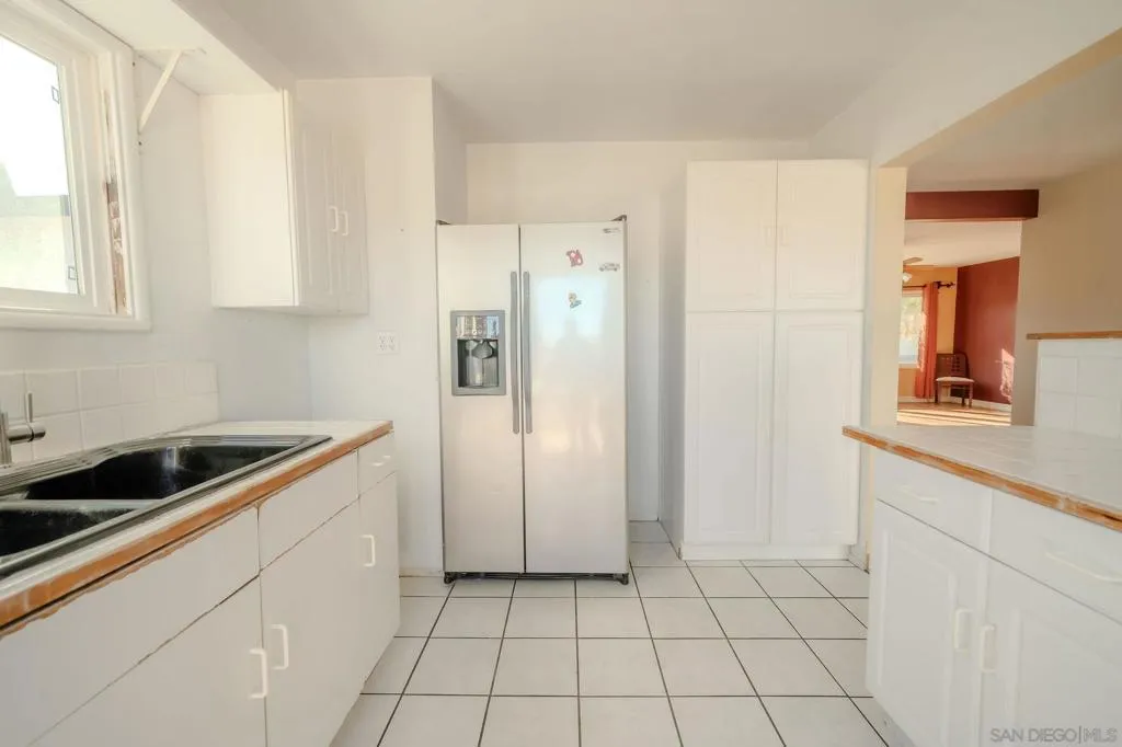, San Diego, California 92139 home-pic-13