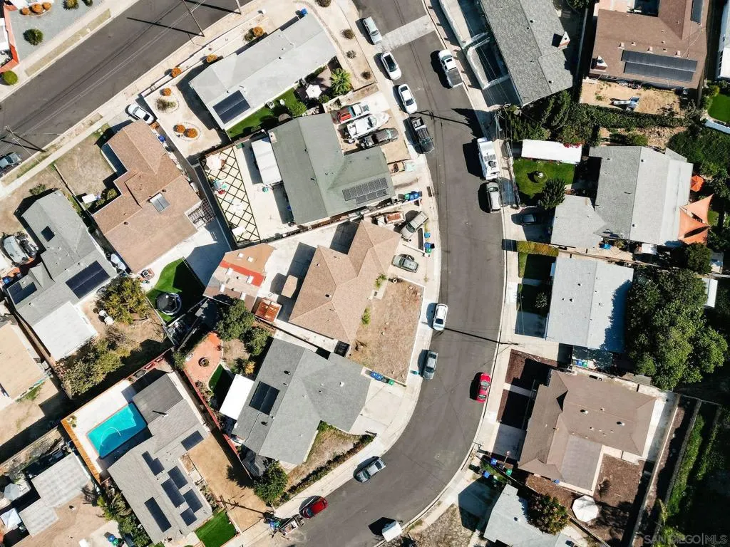 , San Diego, California 92139 home-pic-34