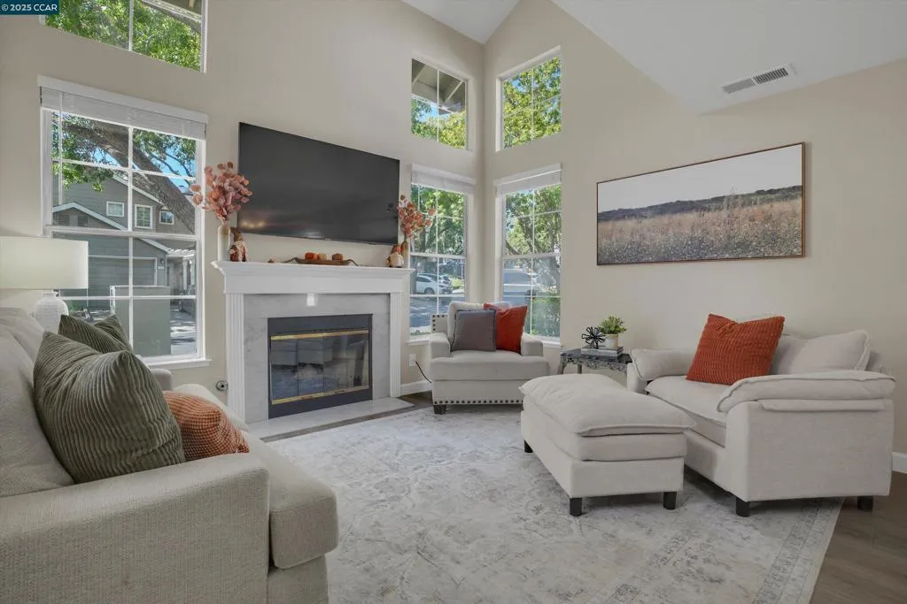 235 Pebblecreek Ct, Martinez, California 94553 home-pic-3