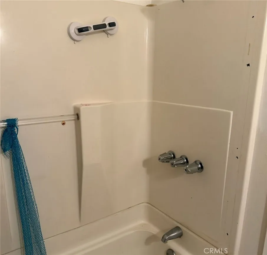 18645 Hatteras Street 187, Tarzana, California 91356 home-pic-7