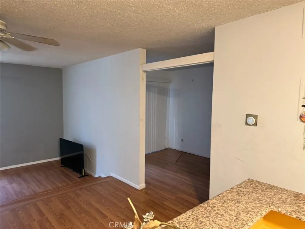 18645 Hatteras Street 187, Tarzana, California 91356 home-pic-1