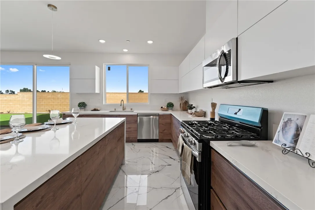 14417 Buvan Court, Moreno Valley, California 92555 home-pic-13