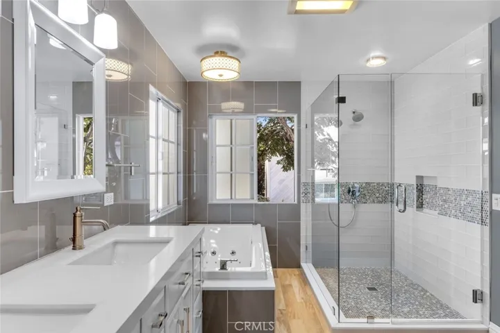 Luxurious Master Bathroom