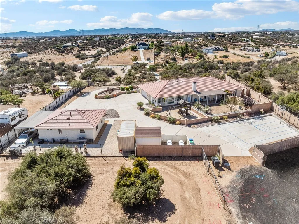 10660 Ranchero, Oak Hills, California 92344 home-pic-3