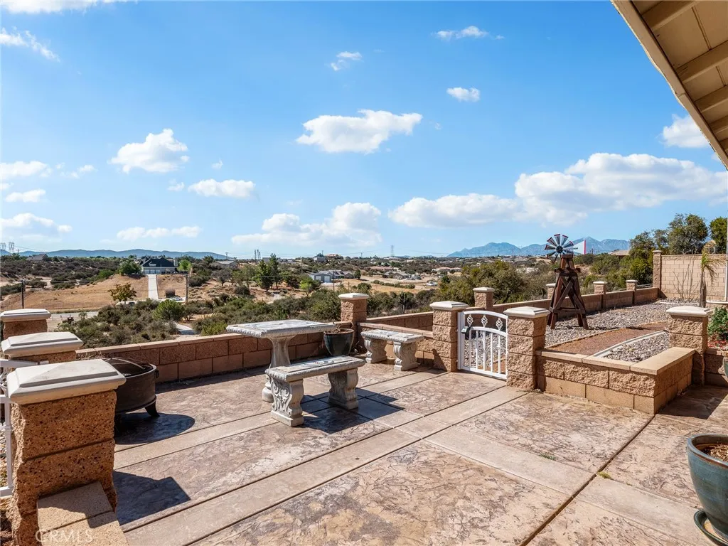 10660 Ranchero, Oak Hills, California 92344 home-pic-10