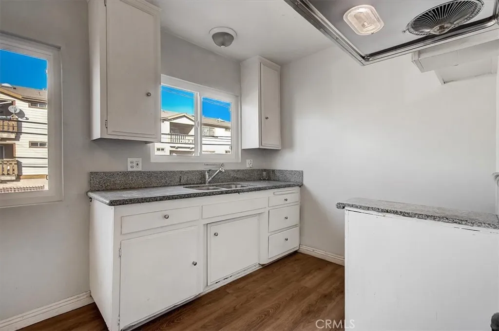 2122 E 10th Street, Long Beach, California 90804 home-pic-65