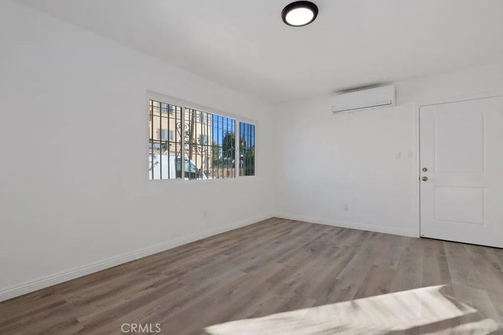 2122 E 10th Street, Long Beach, California 90804 home-pic-23