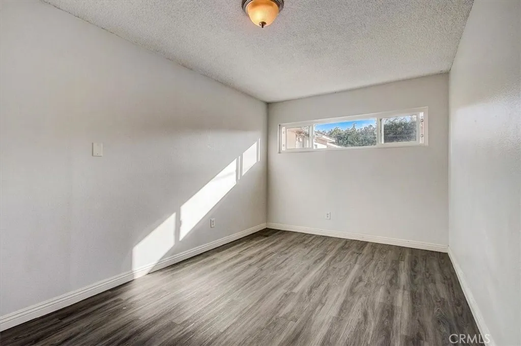 2122 E 10th Street, Long Beach, California 90804 home-pic-50