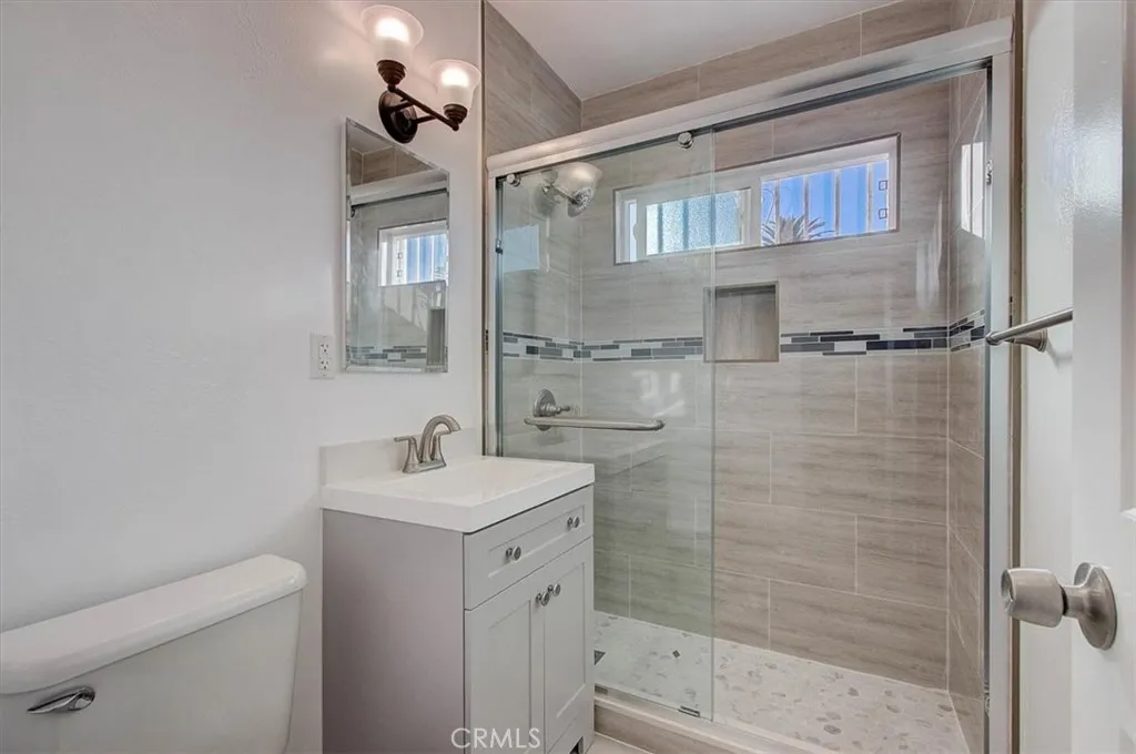 2122 E 10th Street, Long Beach, California 90804 home-pic-12