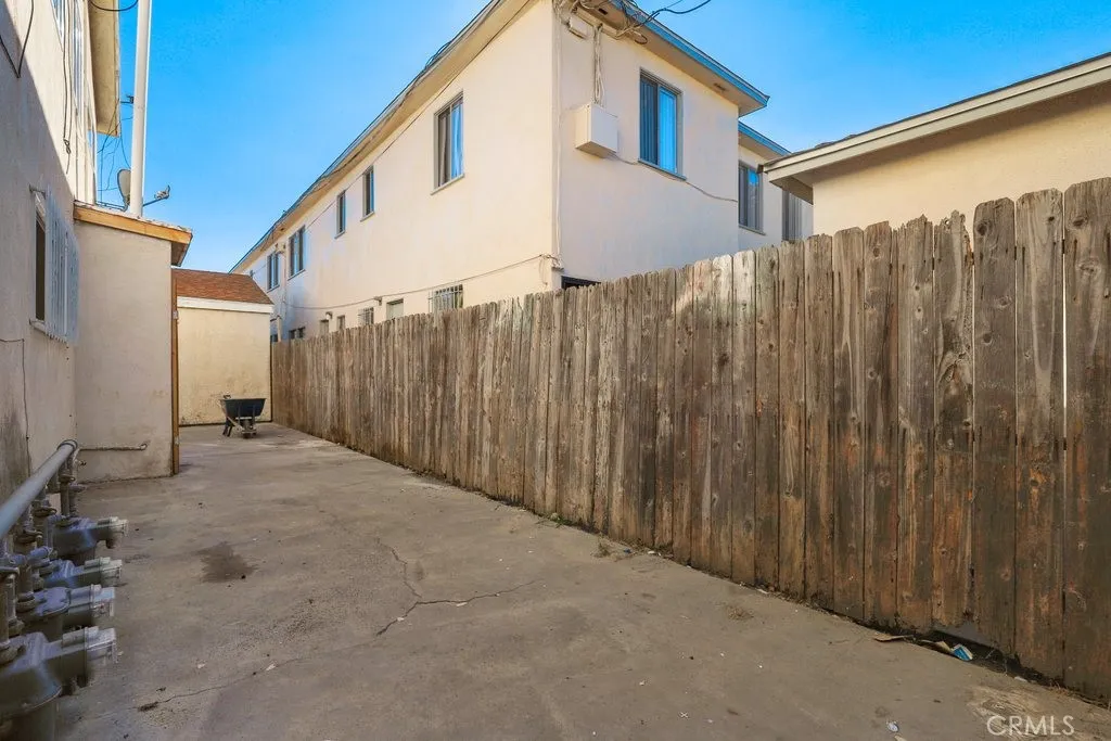 2122 E 10th Street, Long Beach, California 90804 home-pic-38