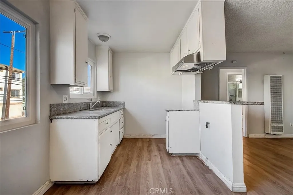 2122 E 10th Street, Long Beach, California 90804 home-pic-67