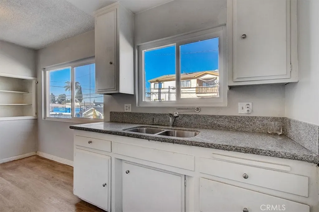 2122 E 10th Street, Long Beach, California 90804 home-pic-68