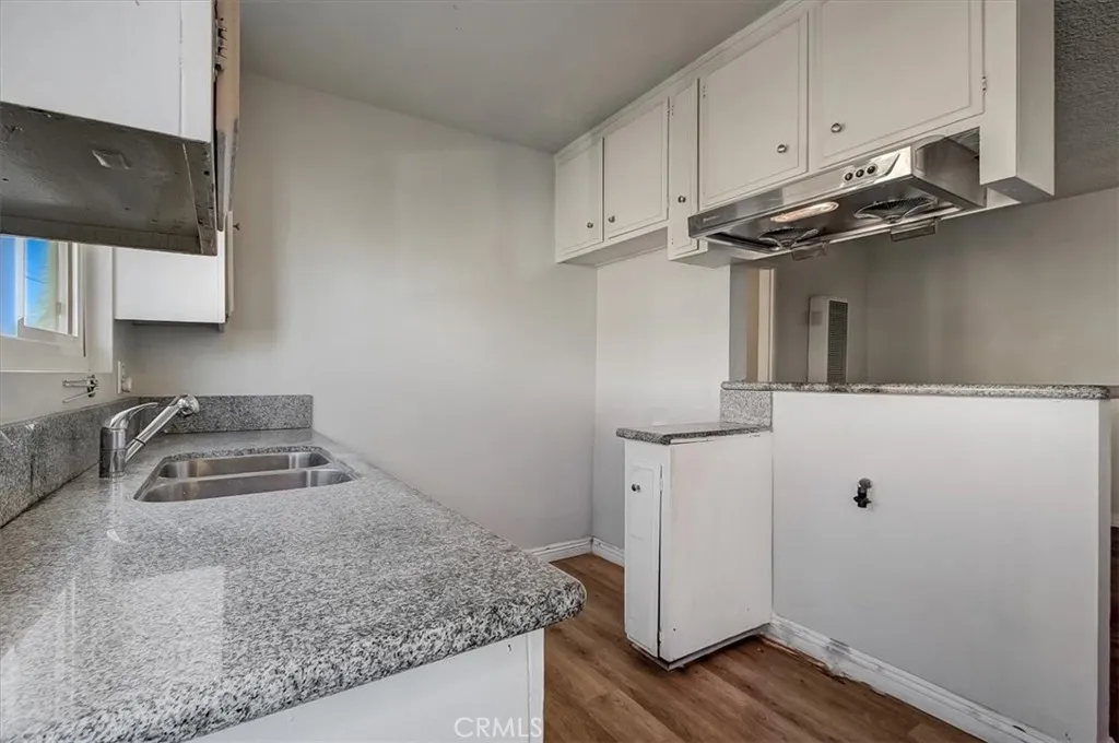 2122 E 10th Street, Long Beach, California 90804 home-pic-66