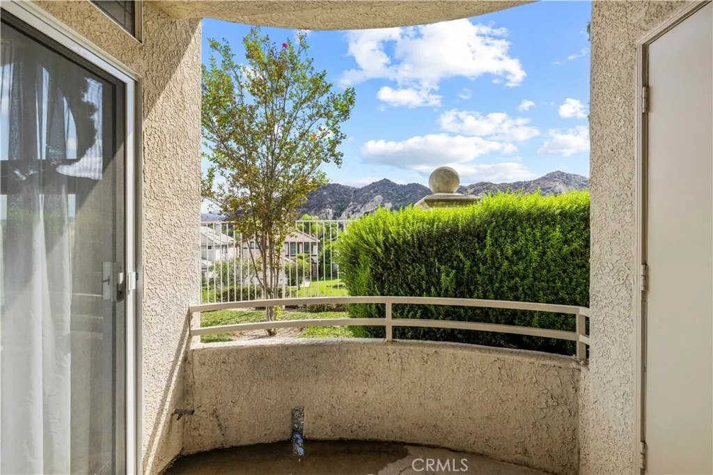 25518 Hemingway Avenue A, Stevenson Ranch, California 91381 home-pic-38
