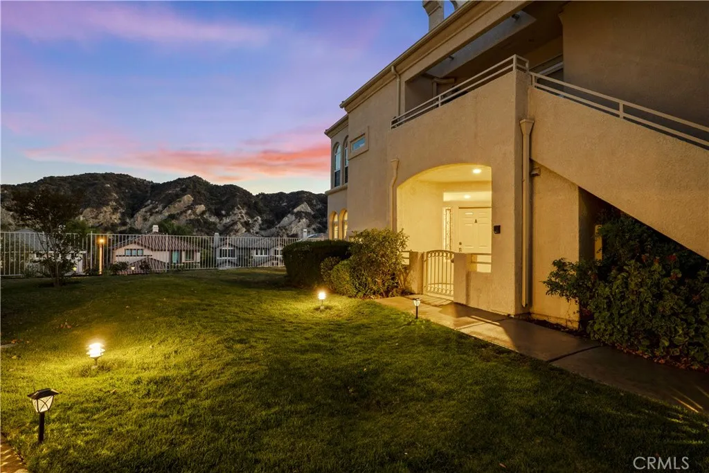 25518 Hemingway Avenue A, Stevenson Ranch, California 91381 home-pic-2