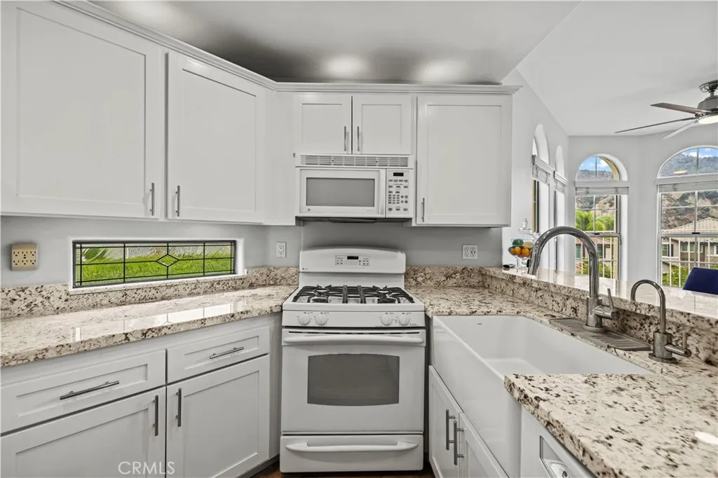 25518 Hemingway Avenue A, Stevenson Ranch, California 91381 home-pic-15